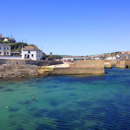 Cliff House - A Stunning Sea View 2 Bed In