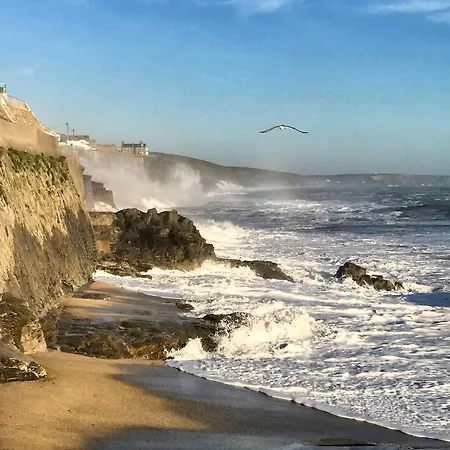 Cliff House - A Stunning Sea View 2 Bed In *